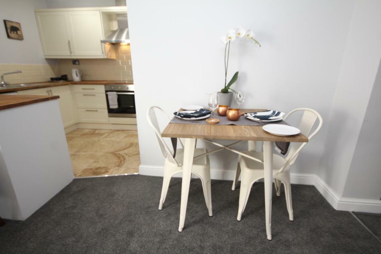 The Courtyard Apartment เลมิงตันสปา ภายนอก รูปภาพ